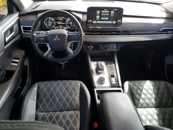 JA4T5VA98PZ053411 2023 MITSUBISHI OUTLANDER - Image 8