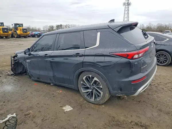 JA4T5VA98RZ035428 2024 MITSUBISHI OUTLANDER - Image 2
