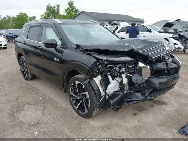 JA4T5VA9XPZ024329 2023 MITSUBISHI OUTLANDER - Image 1