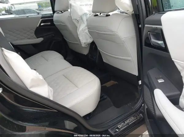 JA4T5VA9XPZ024329 2023 MITSUBISHI OUTLANDER - Image 8