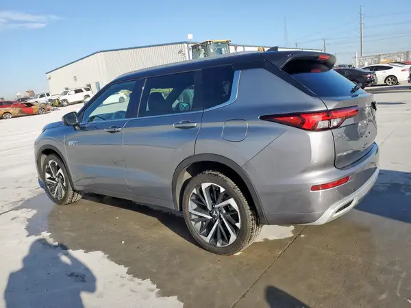 JA4T5VA9XPZ029725 2023 MITSUBISHI OUTLANDER - Image 2