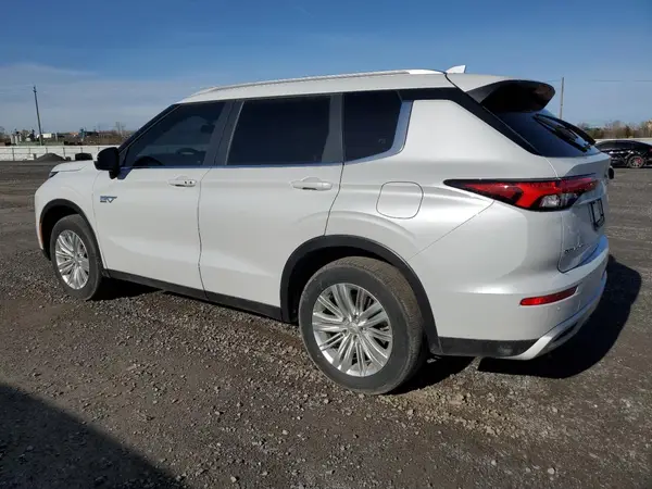 JA4T5VA9XRZ613500 2024 MITSUBISHI OUTLANDER - Image 2