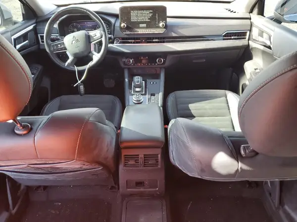 JA4T5VA9XRZ613500 2024 MITSUBISHI OUTLANDER - Image 8