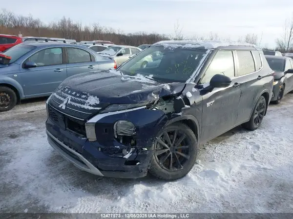 JA4T5VA9XRZ627932 2024 MITSUBISHI OUTLANDER - Image 2