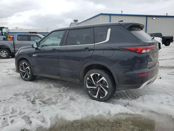 JA4T5VA9XSZ001867 2025 MITSUBISHI OUTLANDER - Image 2
