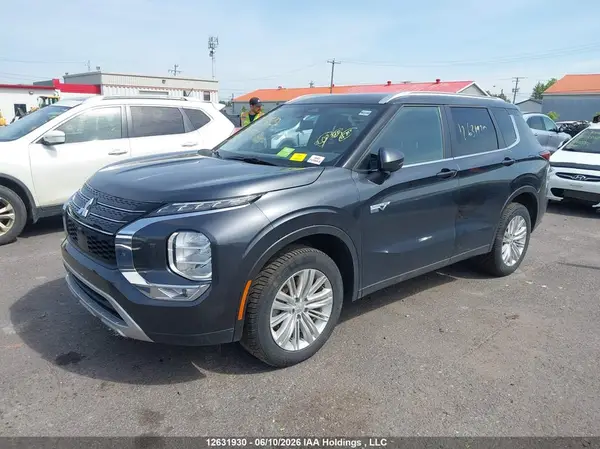 JA4T5VA9XSZ610389 2025 MITSUBISHI OUTLANDER - Image 2