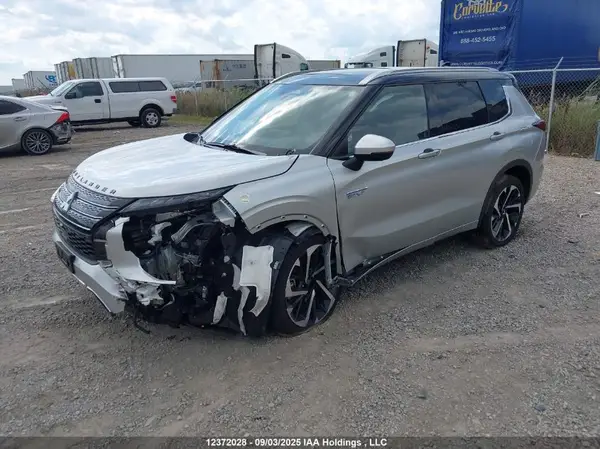 JA4T5WA91SZ610920 2025 MITSUBISHI OUTLANDER - Image 2