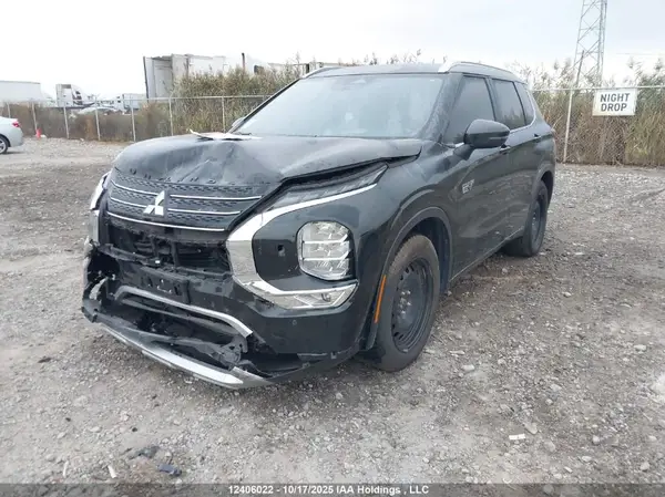JA4T5WA92RZ624853 2024 MITSUBISHI OUTLANDER - Image 2