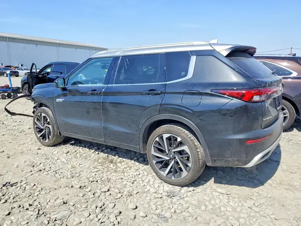 JA4T5WA93SZ032478 2025 MITSUBISHI OUTLANDER - Image 2