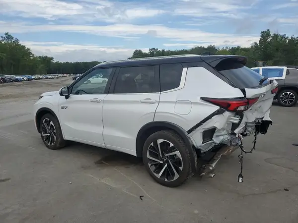 JA4T5WA94RZ065693 2024 MITSUBISHI OUTLANDER - Image 2