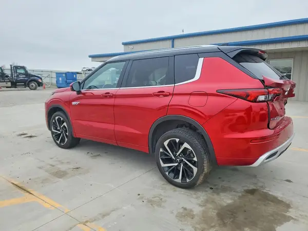 JA4T5WA94SZ002714 2025 MITSUBISHI OUTLANDER - Image 2