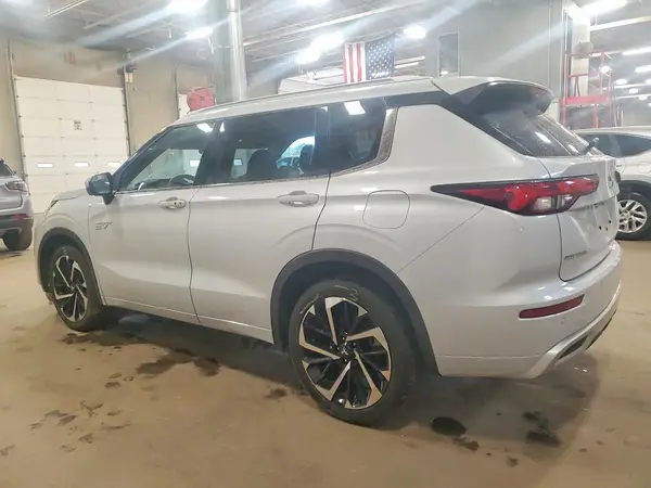 JA4T5WA95RZ019161 2024 MITSUBISHI OUTLANDER - Image 2