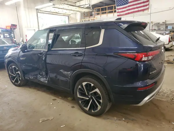JA4T5WA96RZ060687 2024 MITSUBISHI OUTLANDER - Image 2