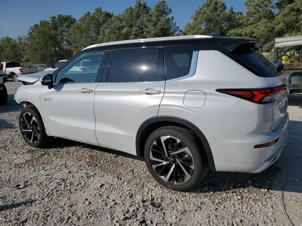 JA4T5WA97SZ002562 2025 MITSUBISHI OUTLANDER - Image 2