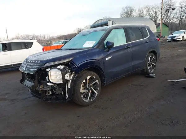 JA4T5WA97SZ007499 2025 MITSUBISHI OUTLANDER - Image 2