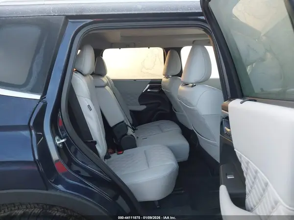 JA4T5WA97SZ007499 2025 MITSUBISHI OUTLANDER - Image 8