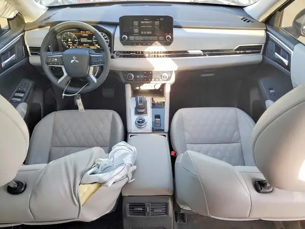JA4T5WA97SZ012752 2025 MITSUBISHI OUTLANDER - Image 8