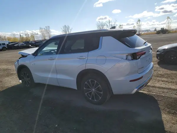 JA4T5WA99RZ625160 2024 MITSUBISHI OUTLANDER - Image 2