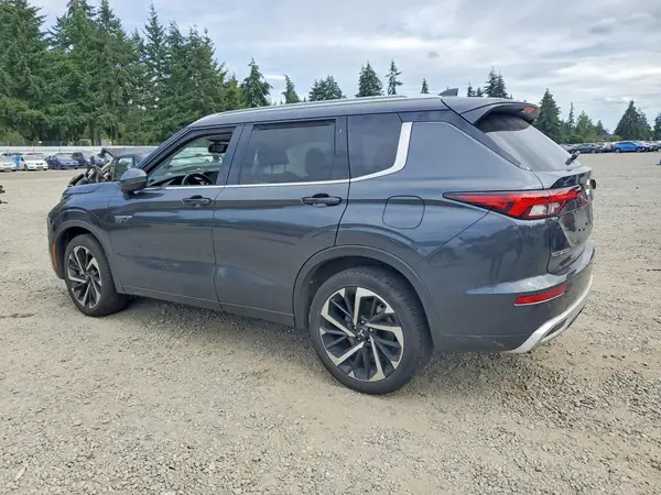 JA4T5WA99SZ002157 2025 MITSUBISHI OUTLANDER - Image 2