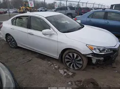 JHMCR6F30HC003142 2017 HONDA ACCORD