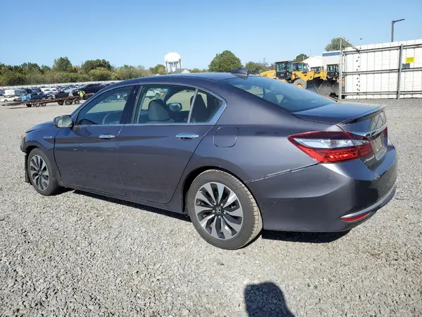 JHMCR6F30HC025724 2017 HONDA ACCORD - Image 2