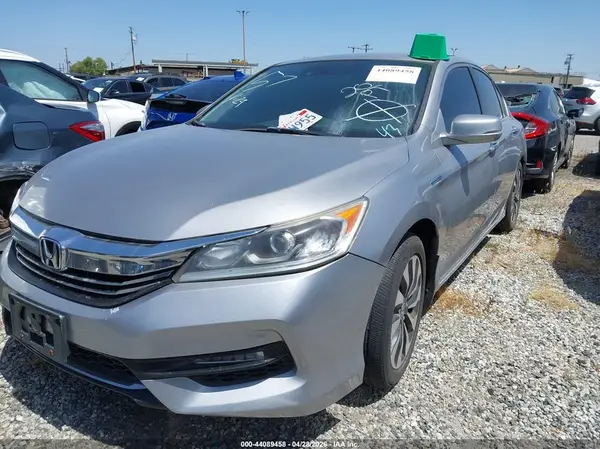 JHMCR6F31HC006051 2017 HONDA ACCORD - Image 2