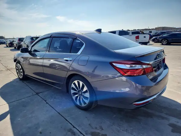 JHMCR6F31HC009709 2017 HONDA ACCORD - Image 2