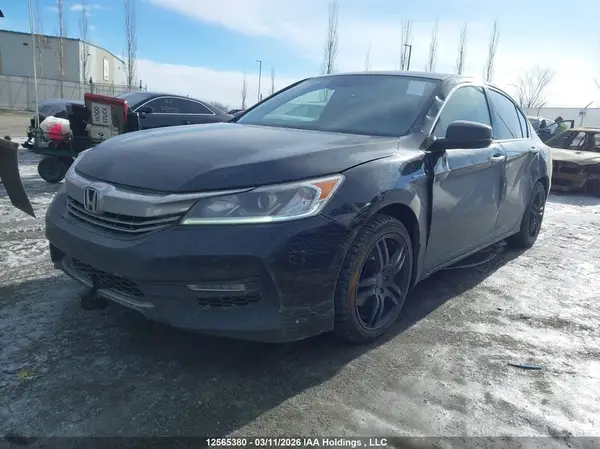 JHMCR6F31HC800256 2017 HONDA ACCORD - Image 2