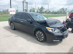 JHMCR6F32HC008889 2017 HONDA ACCORD