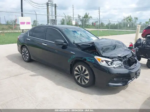 JHMCR6F32HC008889 2017 HONDA ACCORD - Image 1