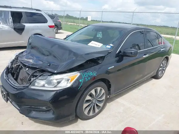 JHMCR6F32HC008889 2017 HONDA ACCORD - Image 2