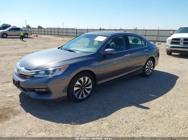 JHMCR6F32HC013395 2017 HONDA ACCORD - Image 2