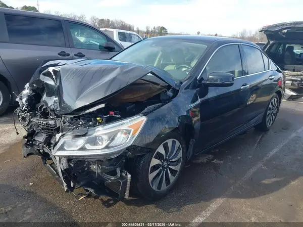 JHMCR6F32HC013994 2017 HONDA ACCORD - Image 2