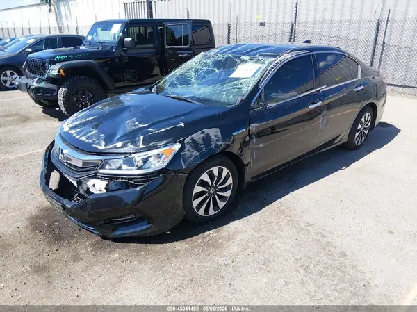 JHMCR6F32HC022324 2017 HONDA ACCORD - Image 2