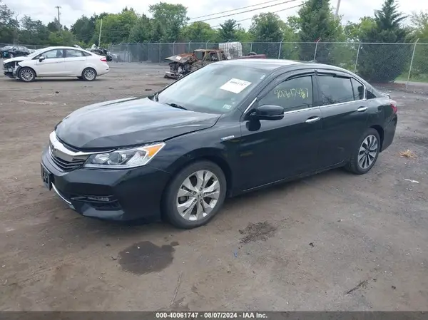 JHMCR6F33HC010926 2017 HONDA ACCORD - Image 2