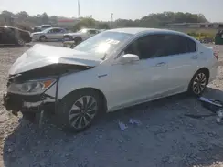 JHMCR6F33HC011090 2017 HONDA ACCORD