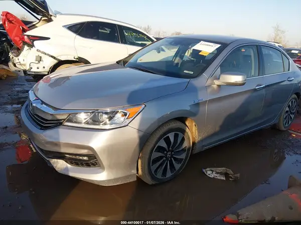 JHMCR6F33HC021635 2017 HONDA ACCORD - Image 2