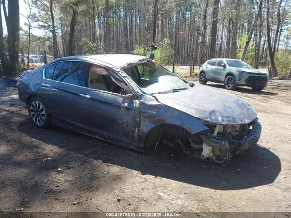 JHMCR6F34HC010403 2017 HONDA ACCORD - Image 1