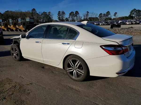 JHMCR6F34HC018131 2017 HONDA ACCORD - Image 2