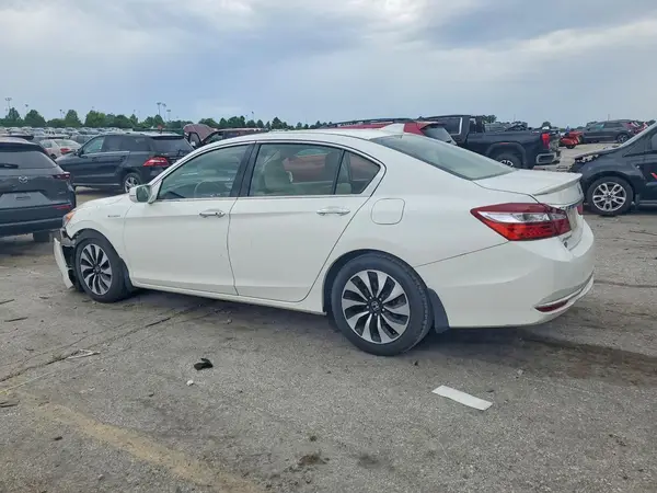 JHMCR6F35HC005873 2017 HONDA ACCORD - Image 2