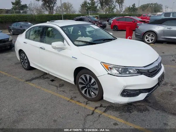 JHMCR6F35HC015562 2017 HONDA ACCORD - Image 1