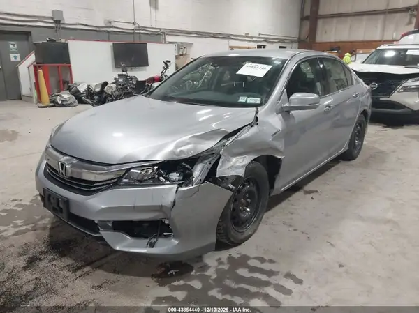 JHMCR6F36HC003288 2017 HONDA ACCORD - Image 2