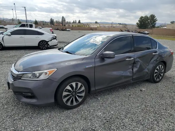 JHMCR6F36HC003825 2017 HONDA ACCORD - Image 1