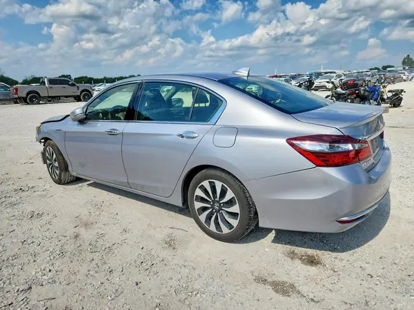 JHMCR6F36HC012024 2017 HONDA ACCORD - Image 2