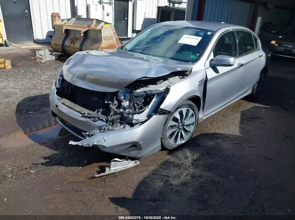 JHMCR6F36HC020933 2017 HONDA ACCORD - Image 2