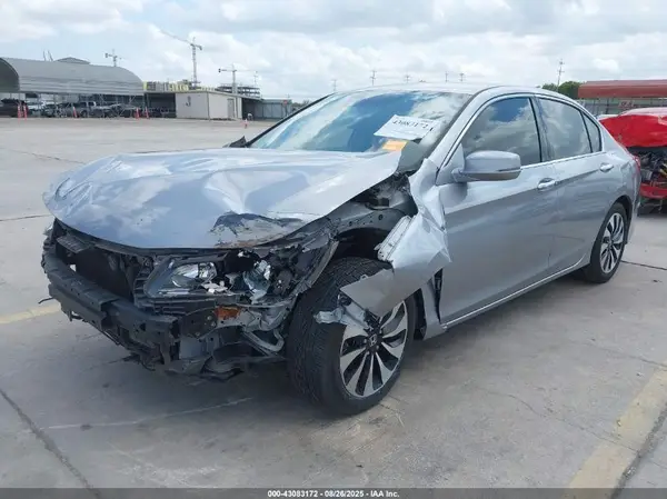 JHMCR6F37HC012906 2017 HONDA ACCORD - Image 2