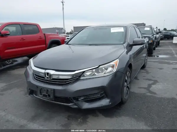 JHMCR6F37HC013392 2017 HONDA ACCORD - Image 2