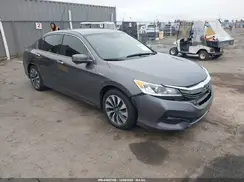 JHMCR6F38HC005902 2017 HONDA ACCORD