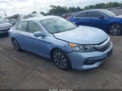 JHMCR6F38HC008220 2017 HONDA ACCORD