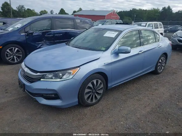 JHMCR6F38HC008220 2017 HONDA ACCORD - Image 2